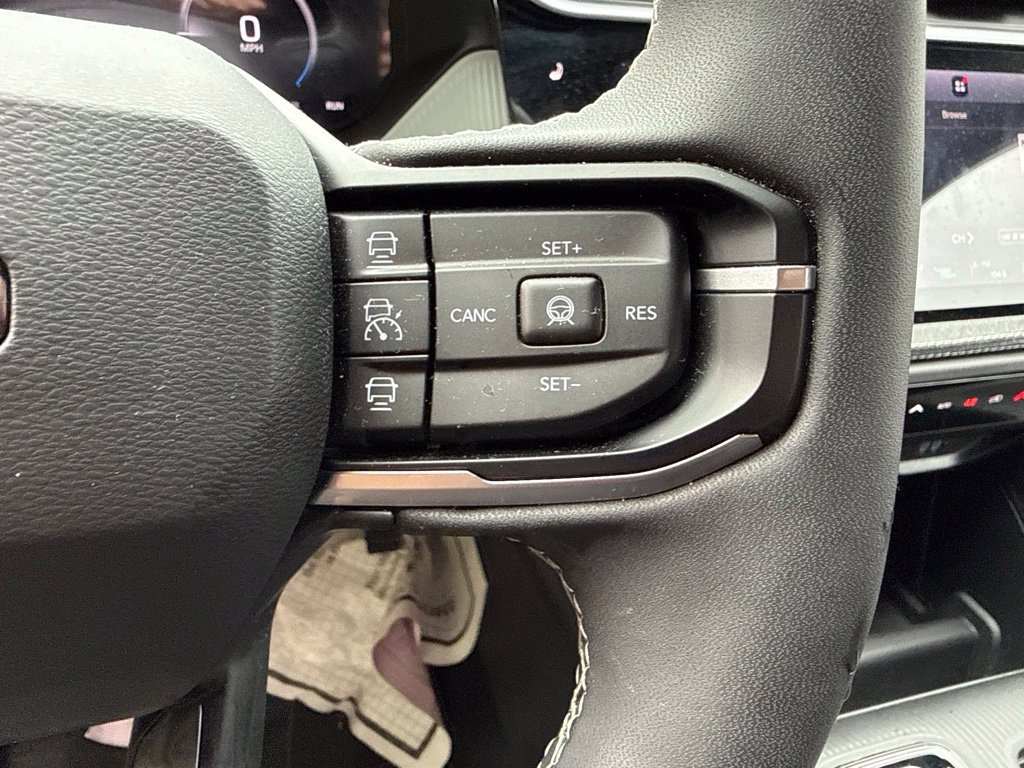 Used 2026 Jeep Cherokee Laredo AWD/4WD image 25