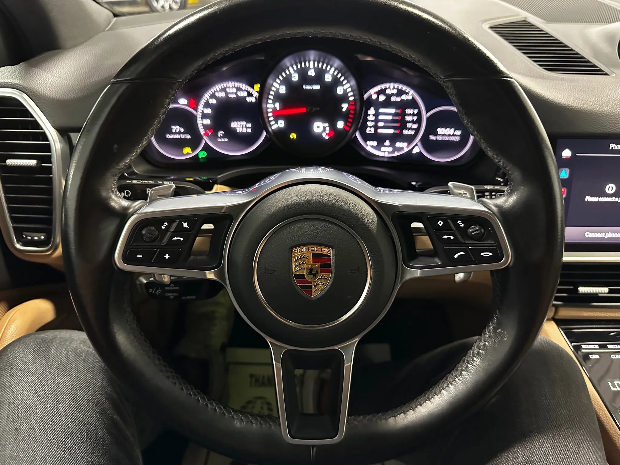 Used 2022 Porsche Cayenne Platinum Edition w/ Premium Package Plus image 32