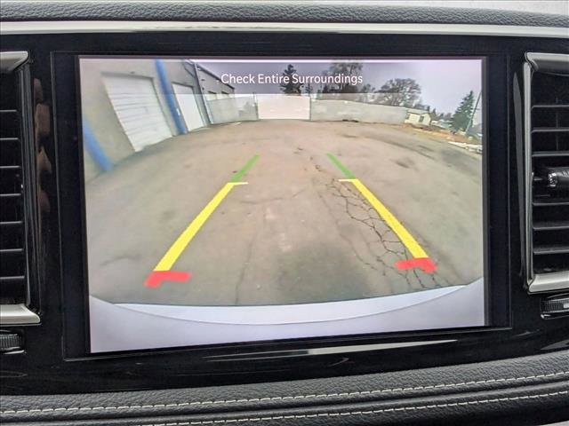 Used 2024 Chrysler Pacifica Select image 20