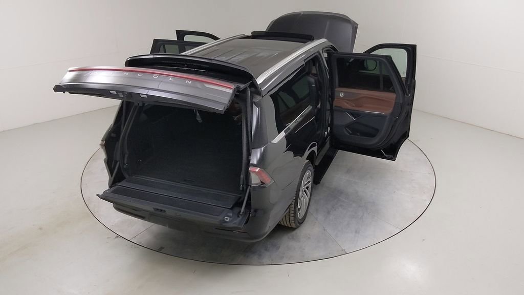 Used 2025 Lincoln Navigator L Reserve image 56