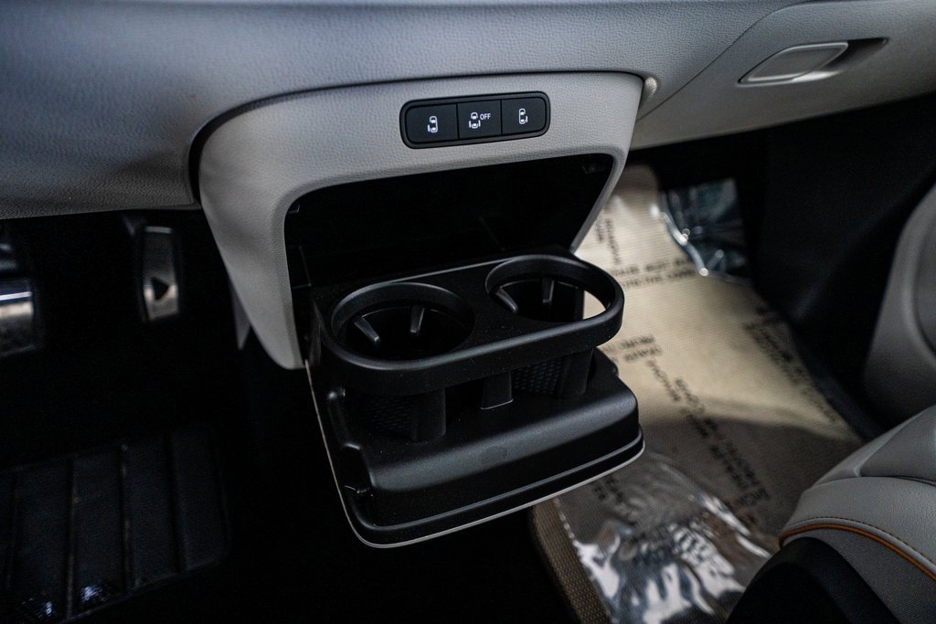 Used 2025 Volkswagen ID. Buzz 1st Edition image 45