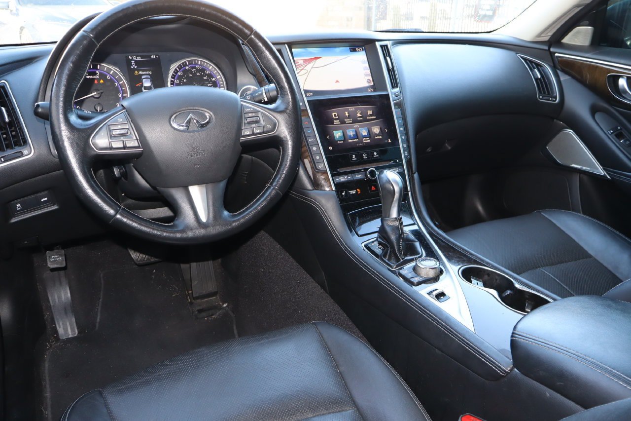 Used 2017 INFINITI Q50 3.0t Premium w/ Driver Assistance Package RWD image 5