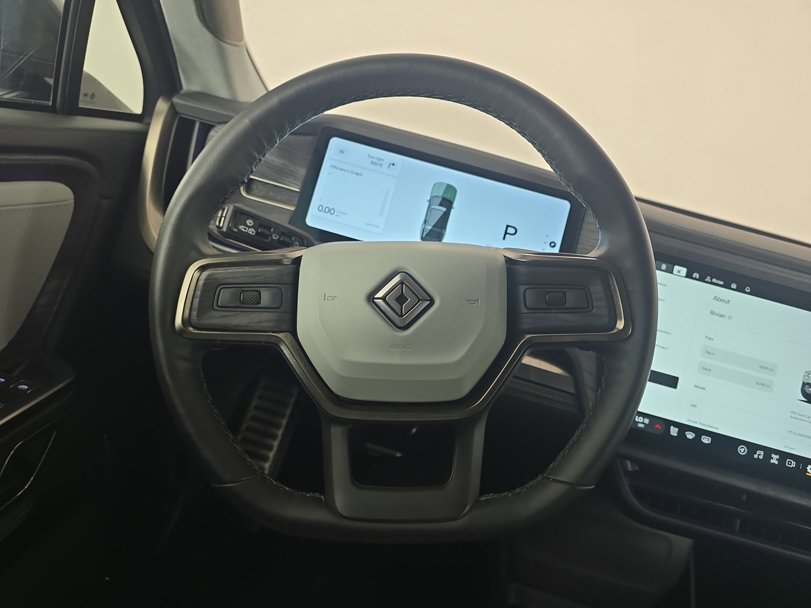 Used 2024 Rivian R1S Adventure AWD/4WD image 28
