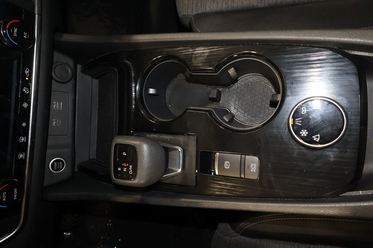 Used 2023 Nissan Rogue SV image 14