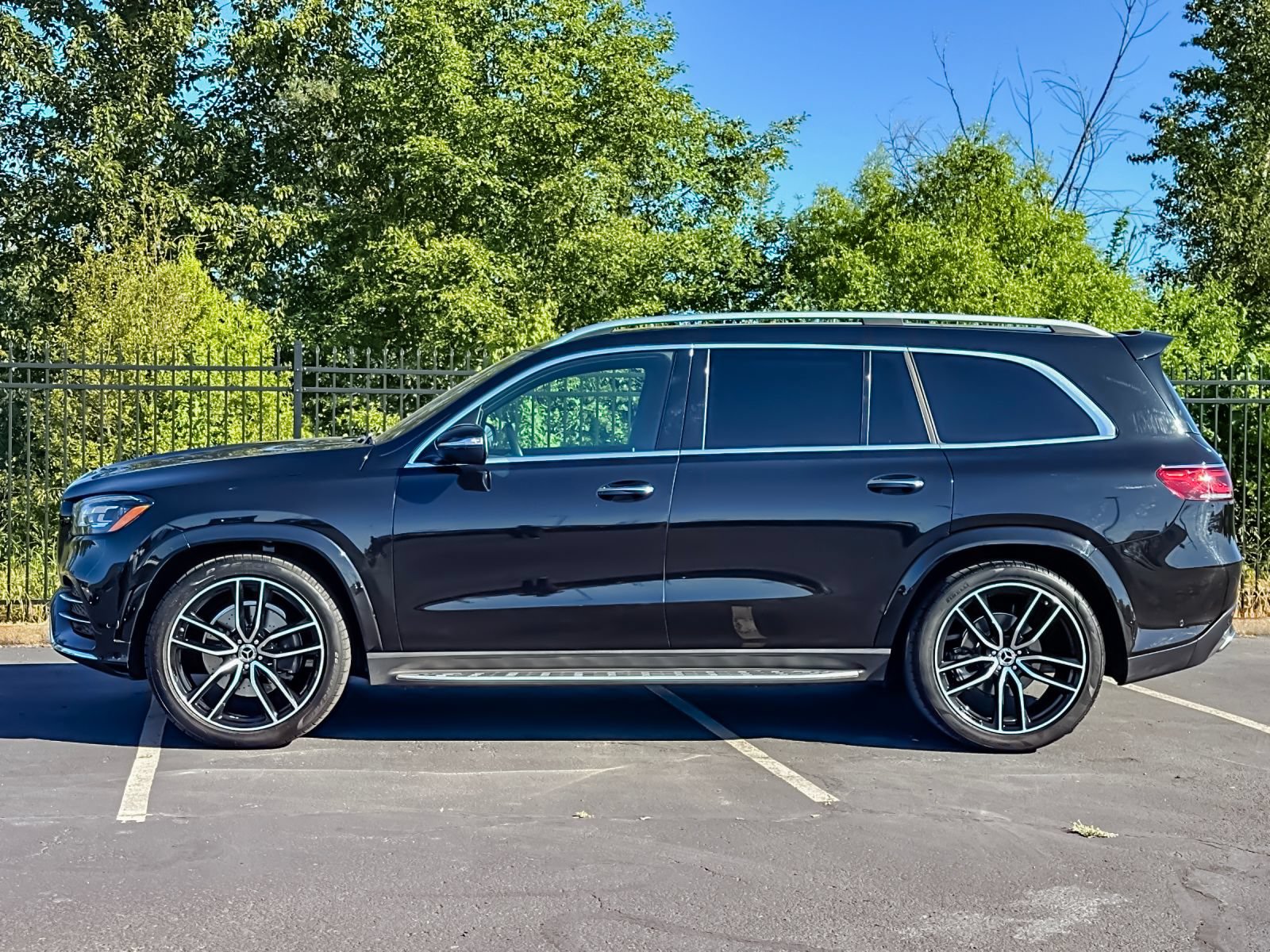 Used 2021 Mercedes-Benz GLS 580 4MATIC image 6