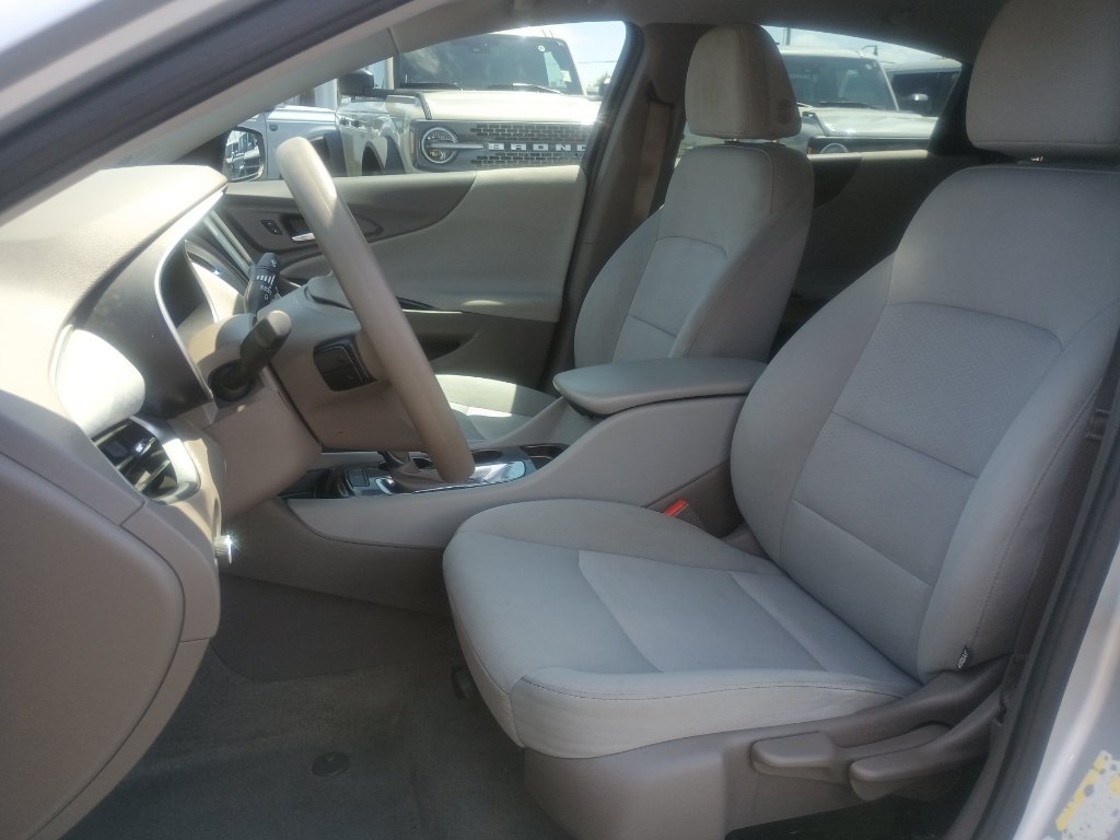 Used 2017 Chevrolet Malibu LS FWD image 18