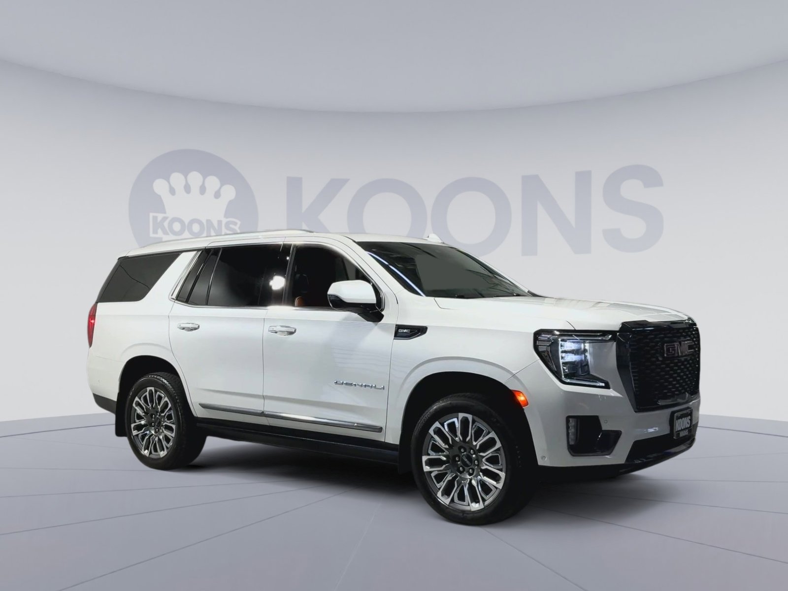 Used 2023 GMC Yukon Denali Ultimate AWD/4WD image 2