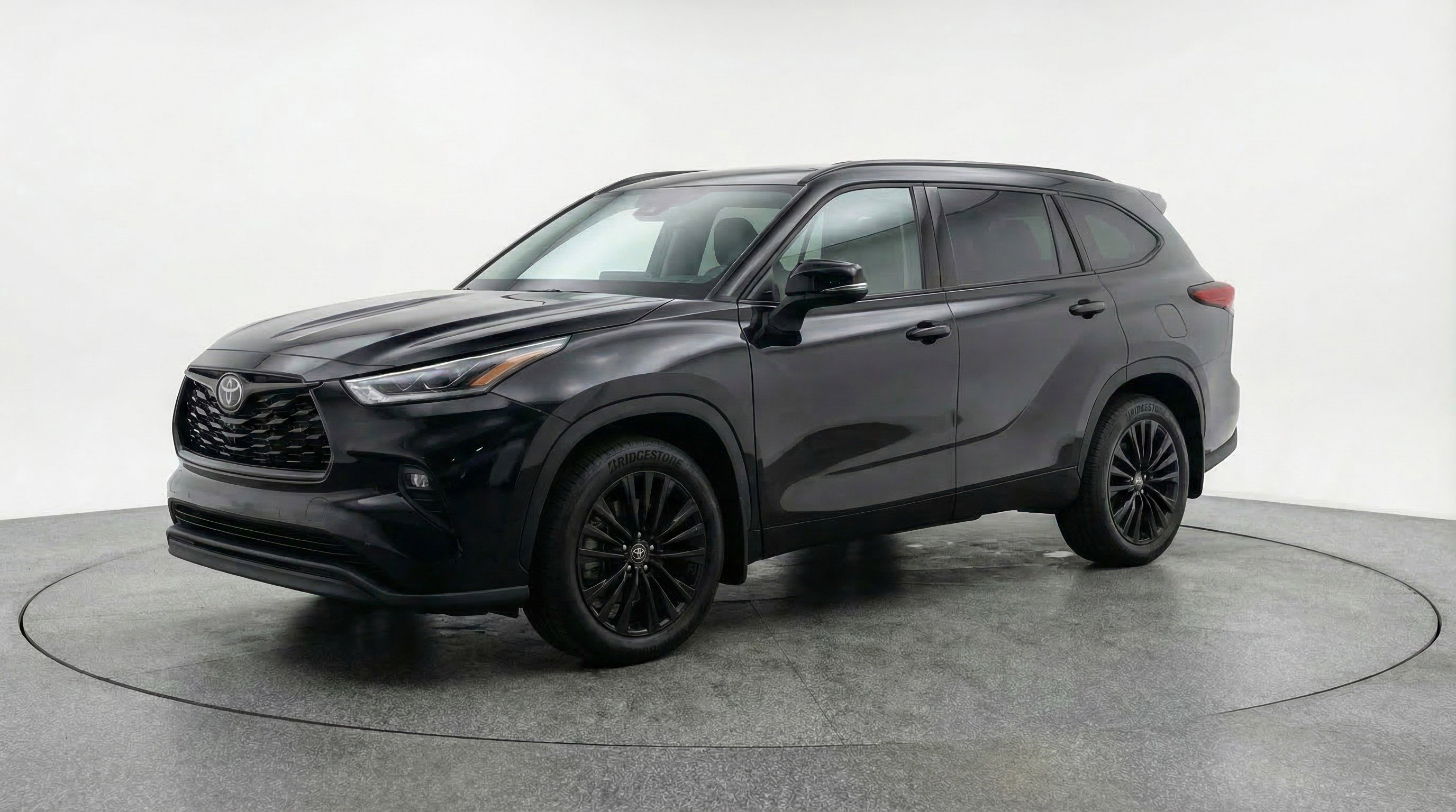 Used 2025 Toyota Highlander XSE image 3