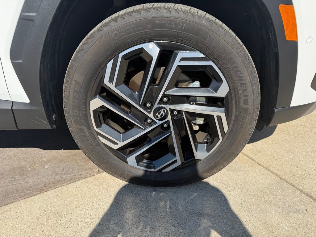 Used 2025 Hyundai Tucson Limited image 9