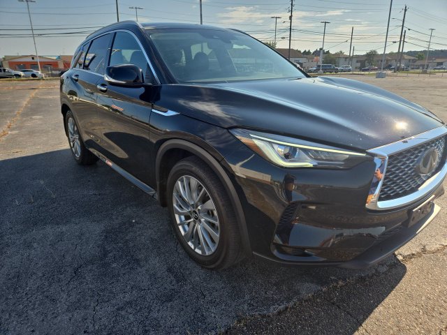 Used 2023 INFINITI QX50 Luxe FWD image 2