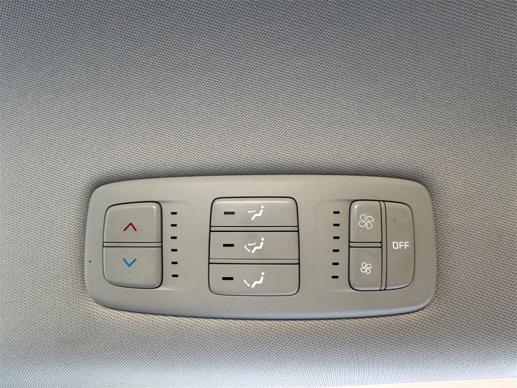 Used 2022 Kia Carnival LX image 31