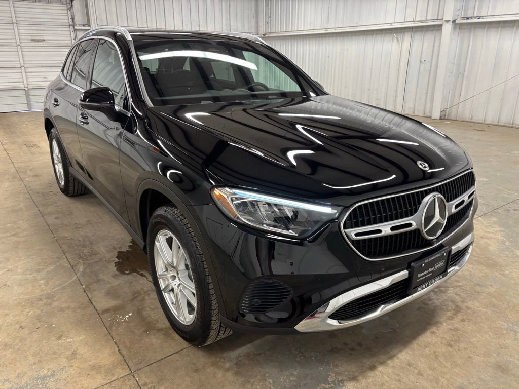 New 2026 Mercedes-Benz GLC 300 image 2
