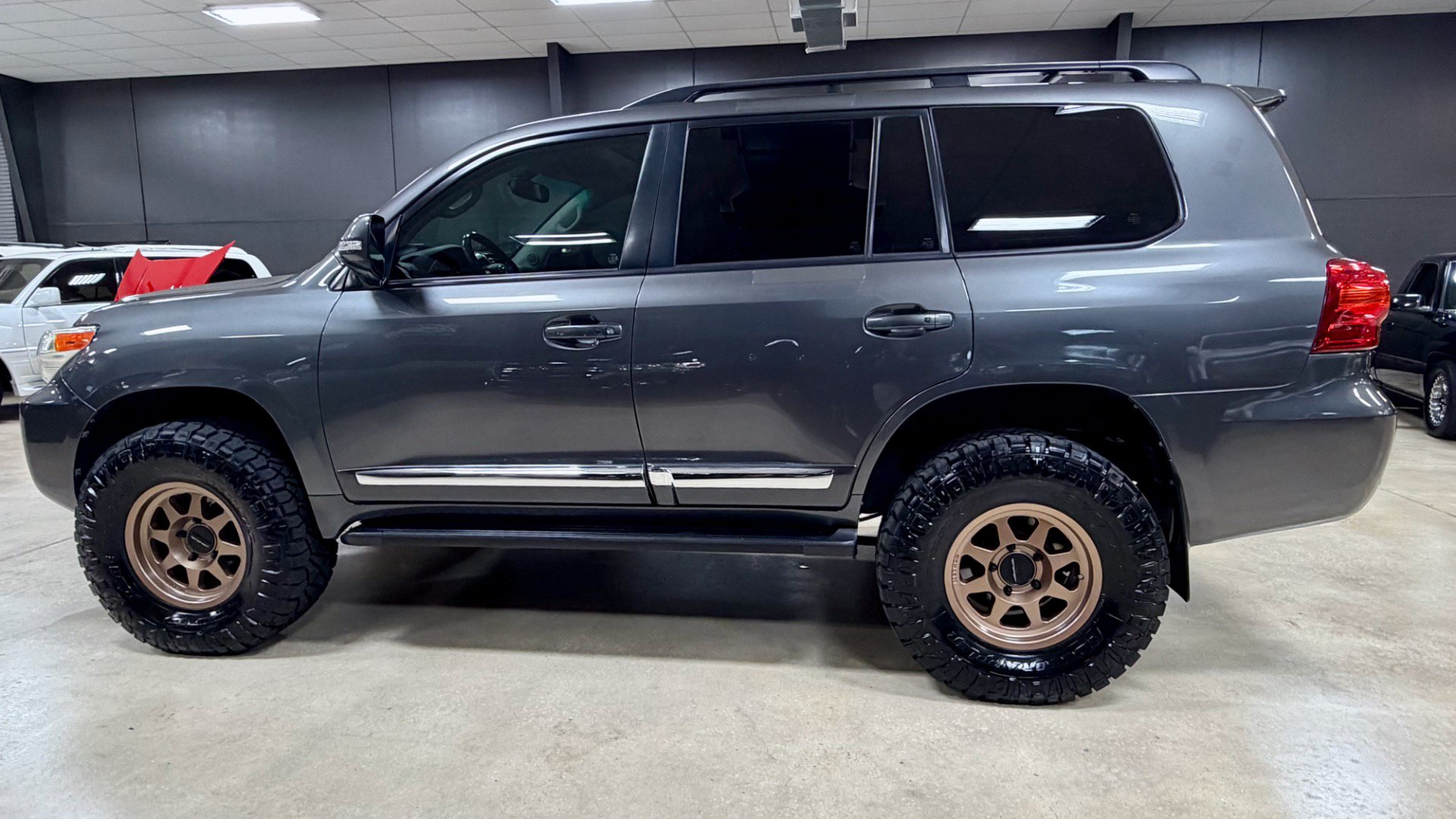 Used 2014 Toyota Land Cruiser AWD/4WD image 34