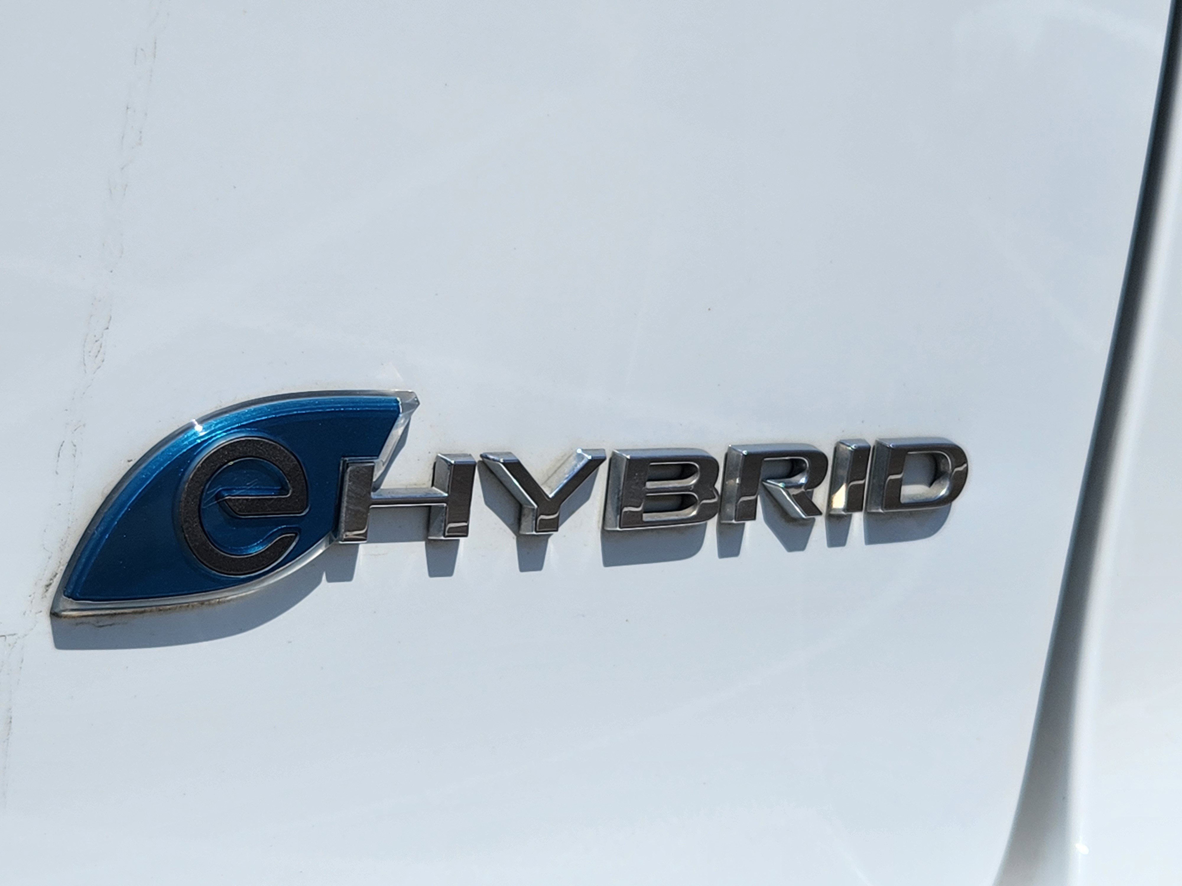 Used 2022 Chrysler Pacifica Touring-L image 15