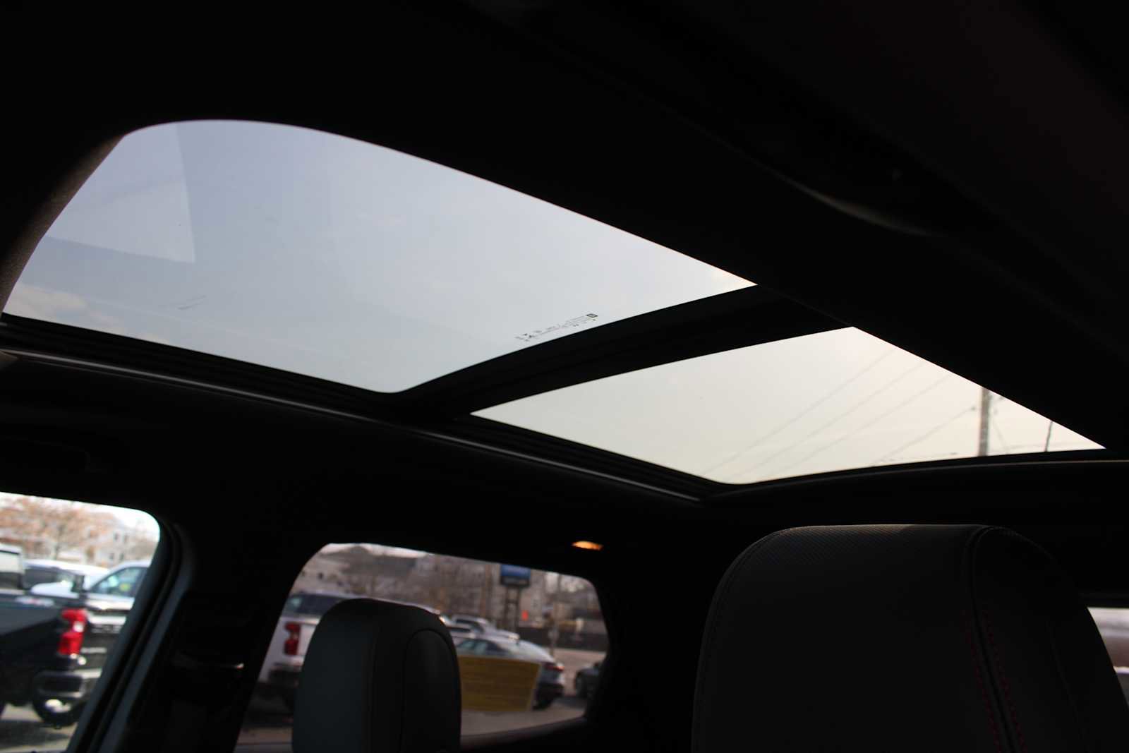 Used 2023 Chevrolet TrailBlazer RS w/ Sun and Liftgate Package image 6