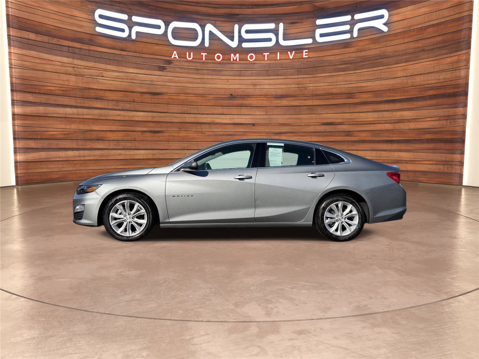 Used 2024 Chevrolet Malibu LT image 2