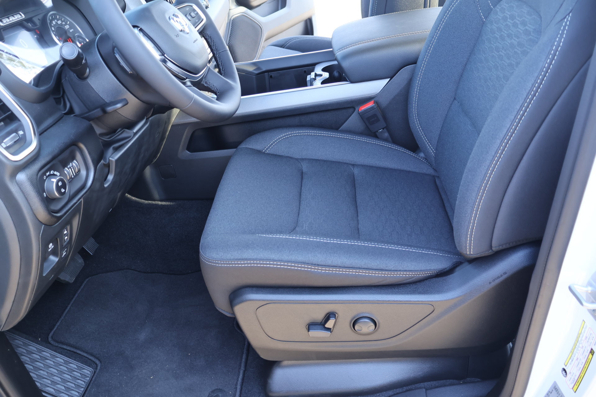 New 2026 RAM 1500 Lone Star AWD/4WD image 12