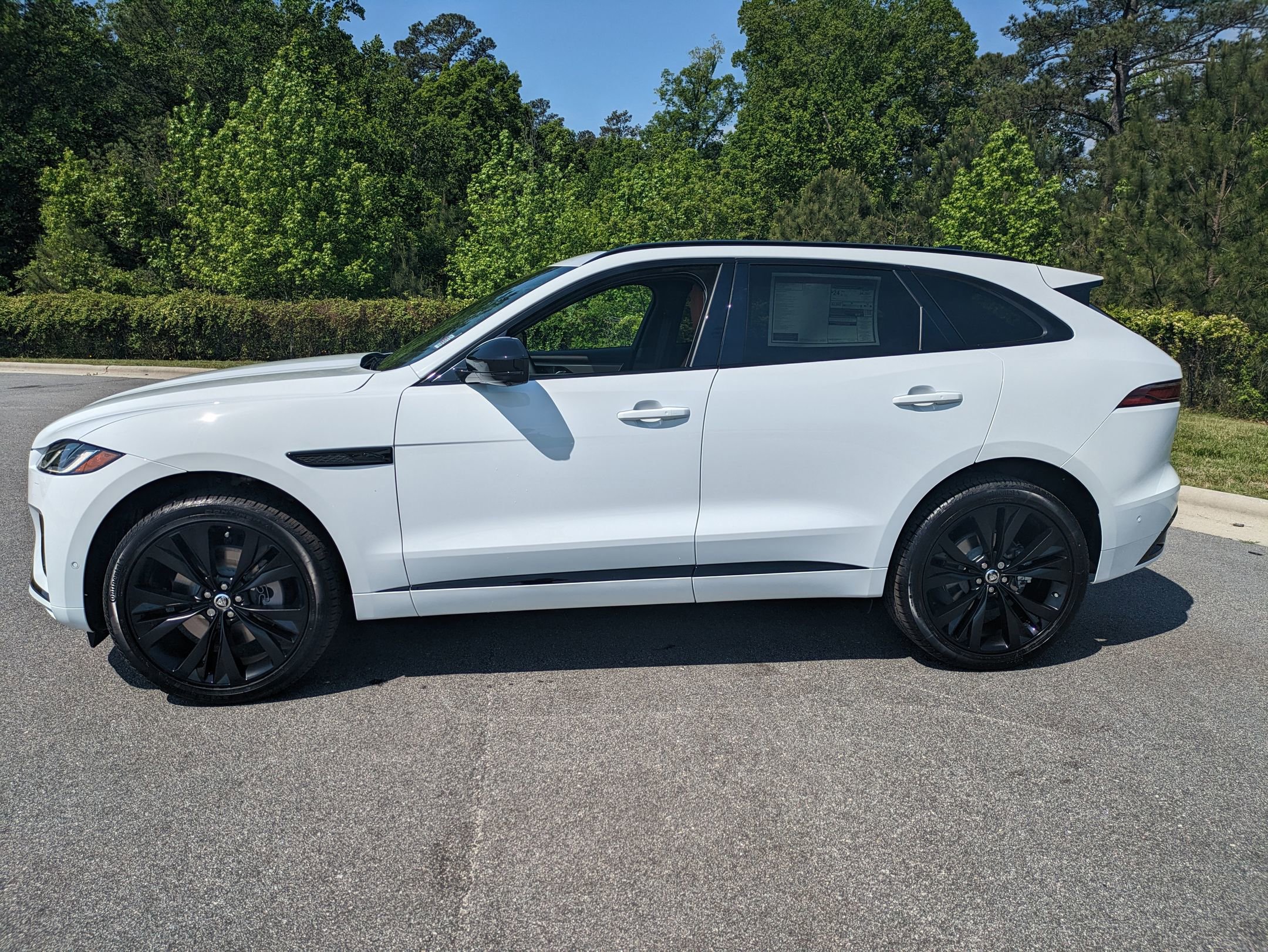 New 2026 Jaguar F-PACE R-Dynamic S image 9