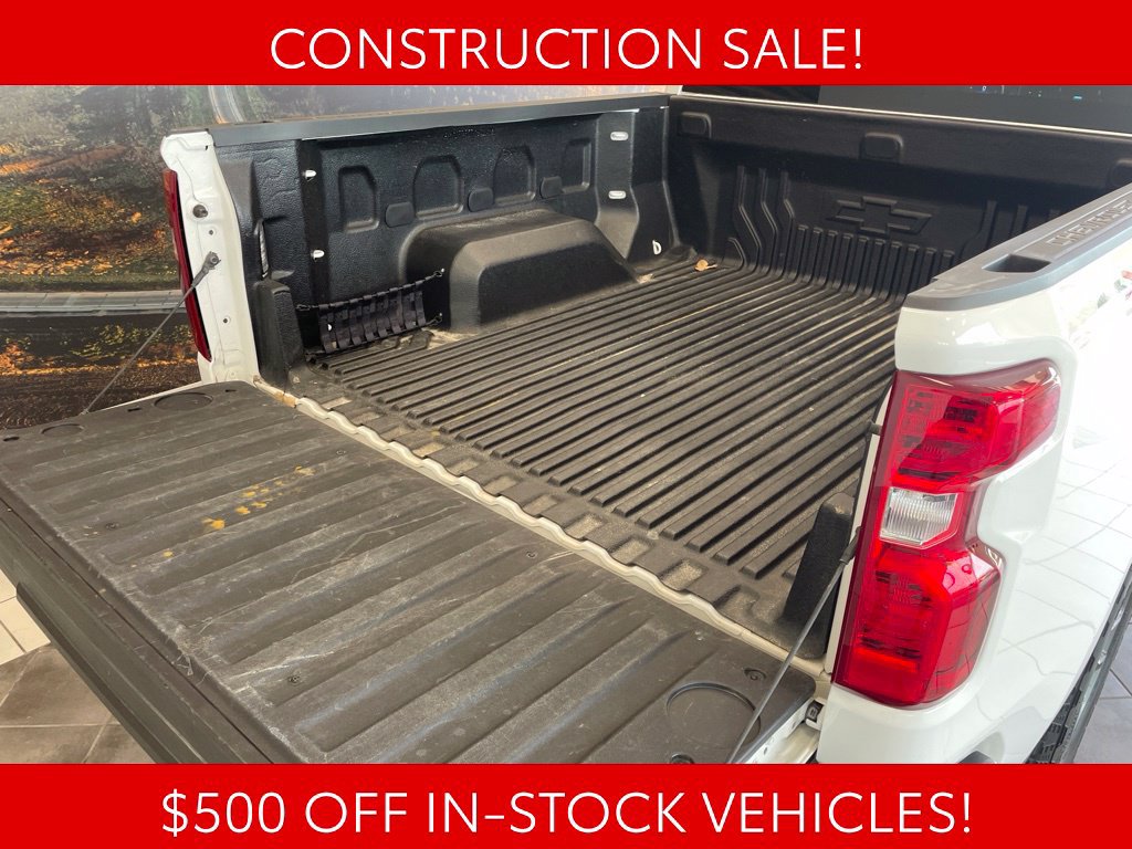 Used 2024 Chevrolet Silverado 1500 LT AWD/4WD image 14