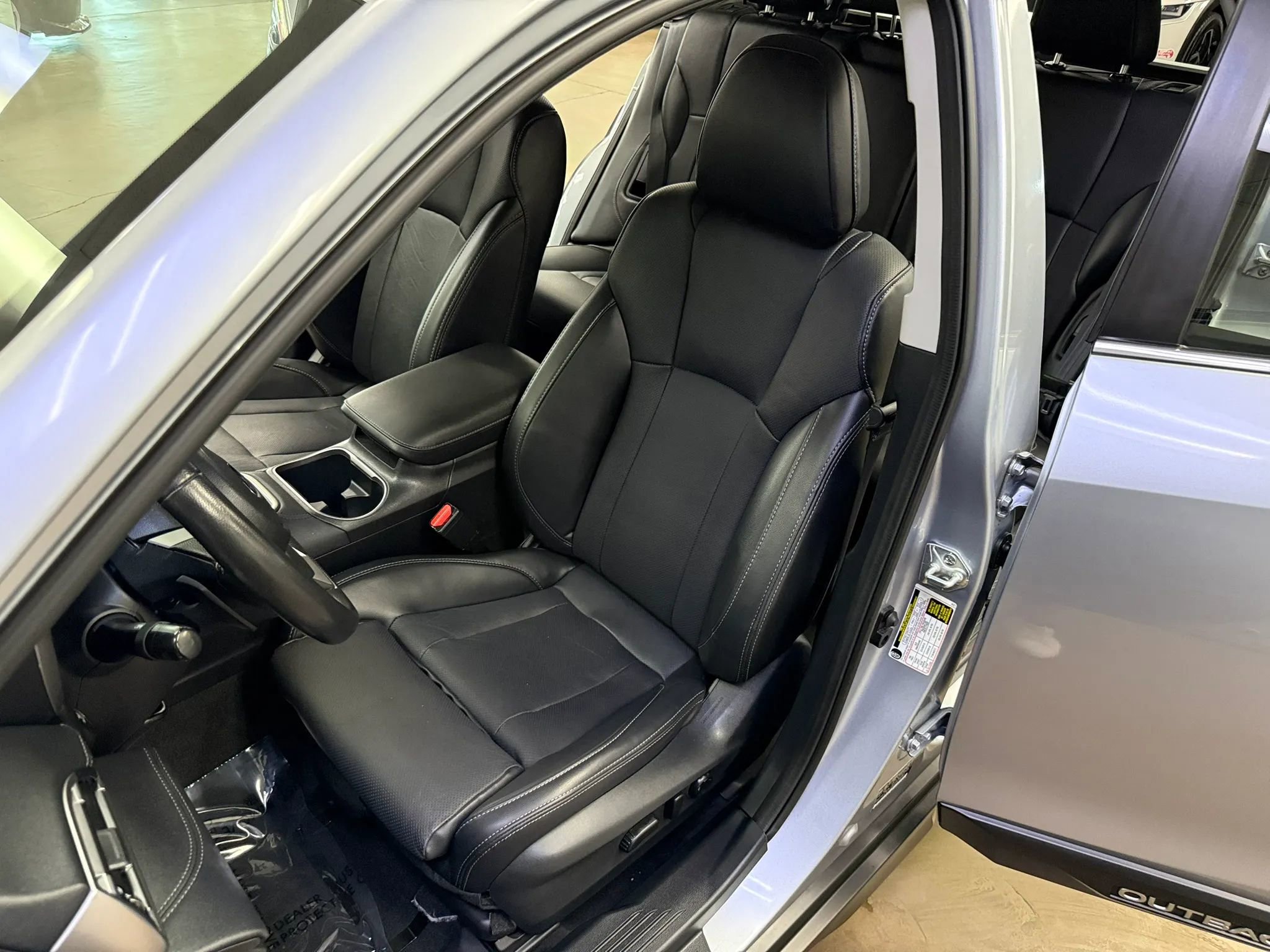 Used 2023 Subaru Outback Limited w/ Popular Package #2 AWD/4WD image 13