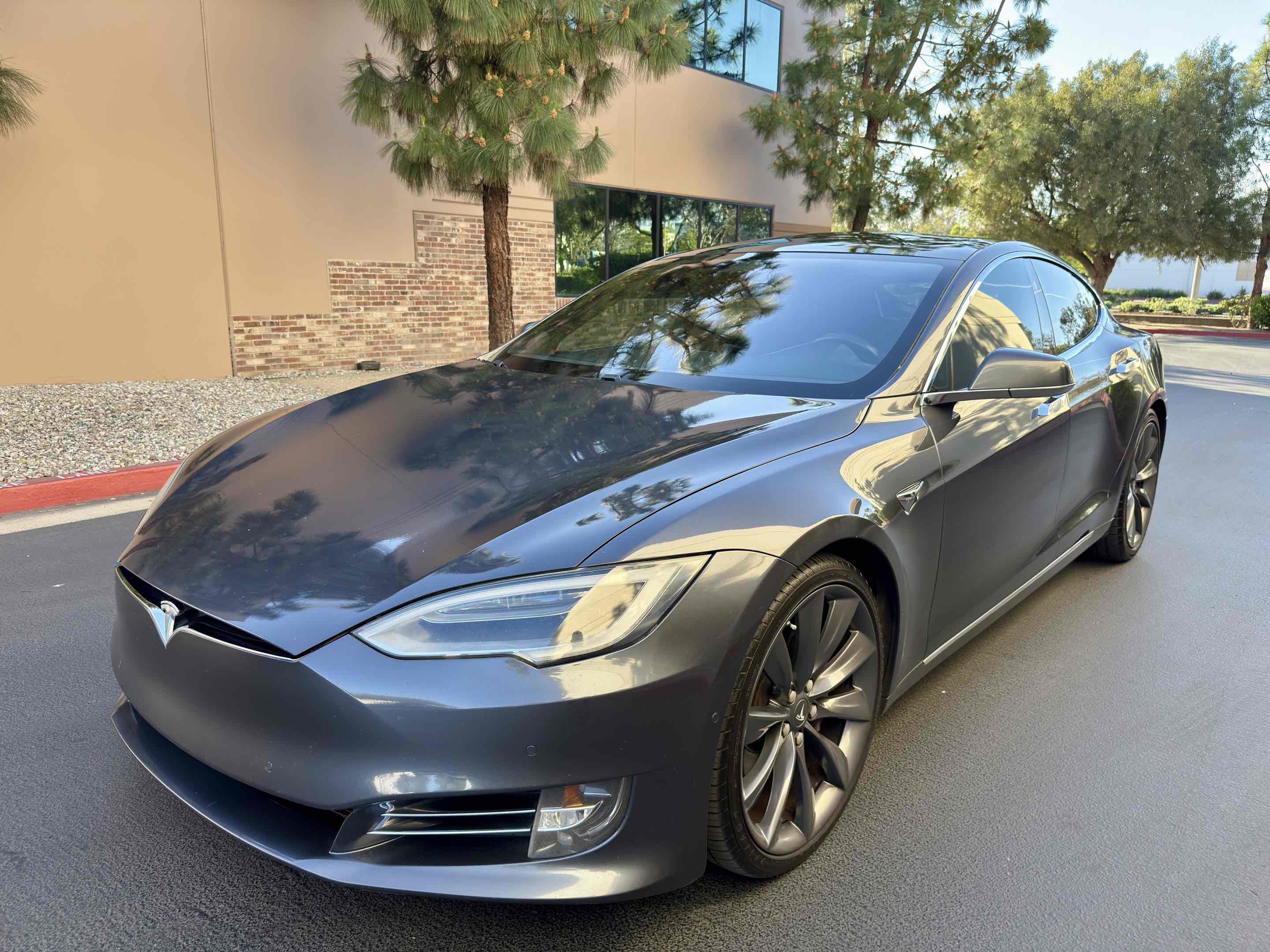 Used 2017 Tesla Model S 75 RWD image 5