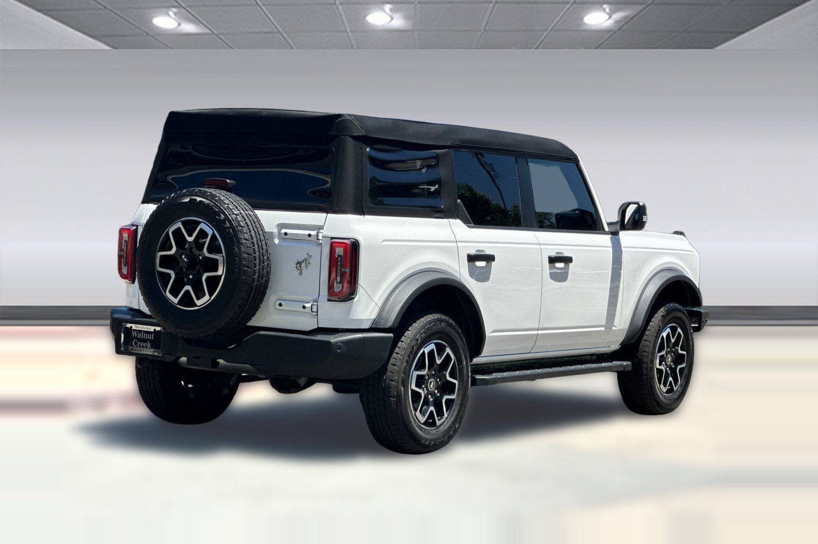 Used 2024 Ford Bronco Outer Banks AWD/4WD image 9