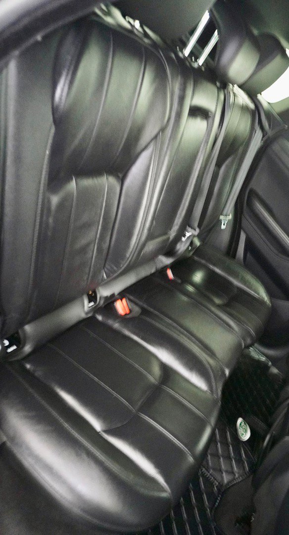 Used 2017 Land Rover Range Rover Evoque SE image 8