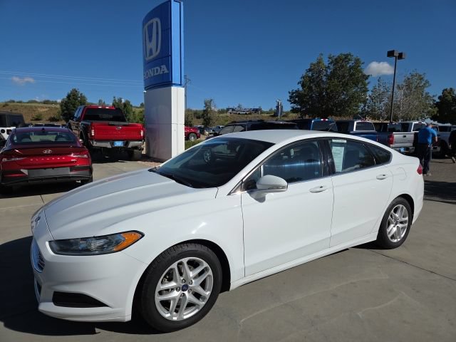 Used 2016 Ford Fusion SE FWD image 1