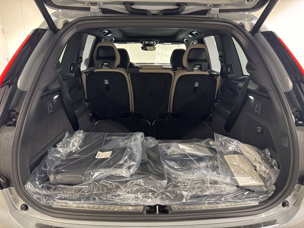 New 2026 Volvo XC90 T8 Plus w/ Protection Package Premier AWD/4WD image 31