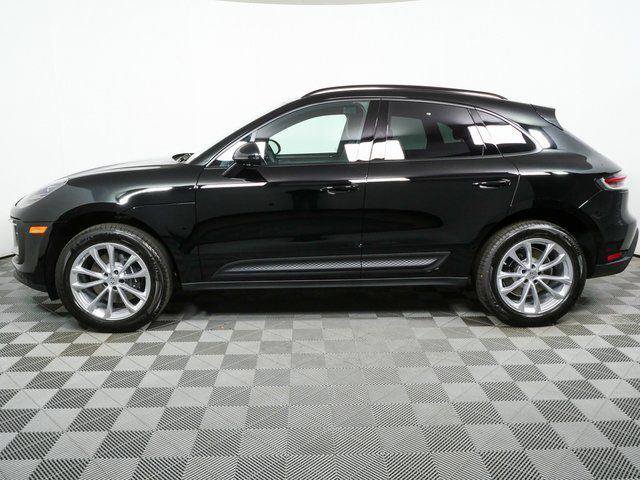 Certified 2026 Porsche Macan AWD/4WD image 2