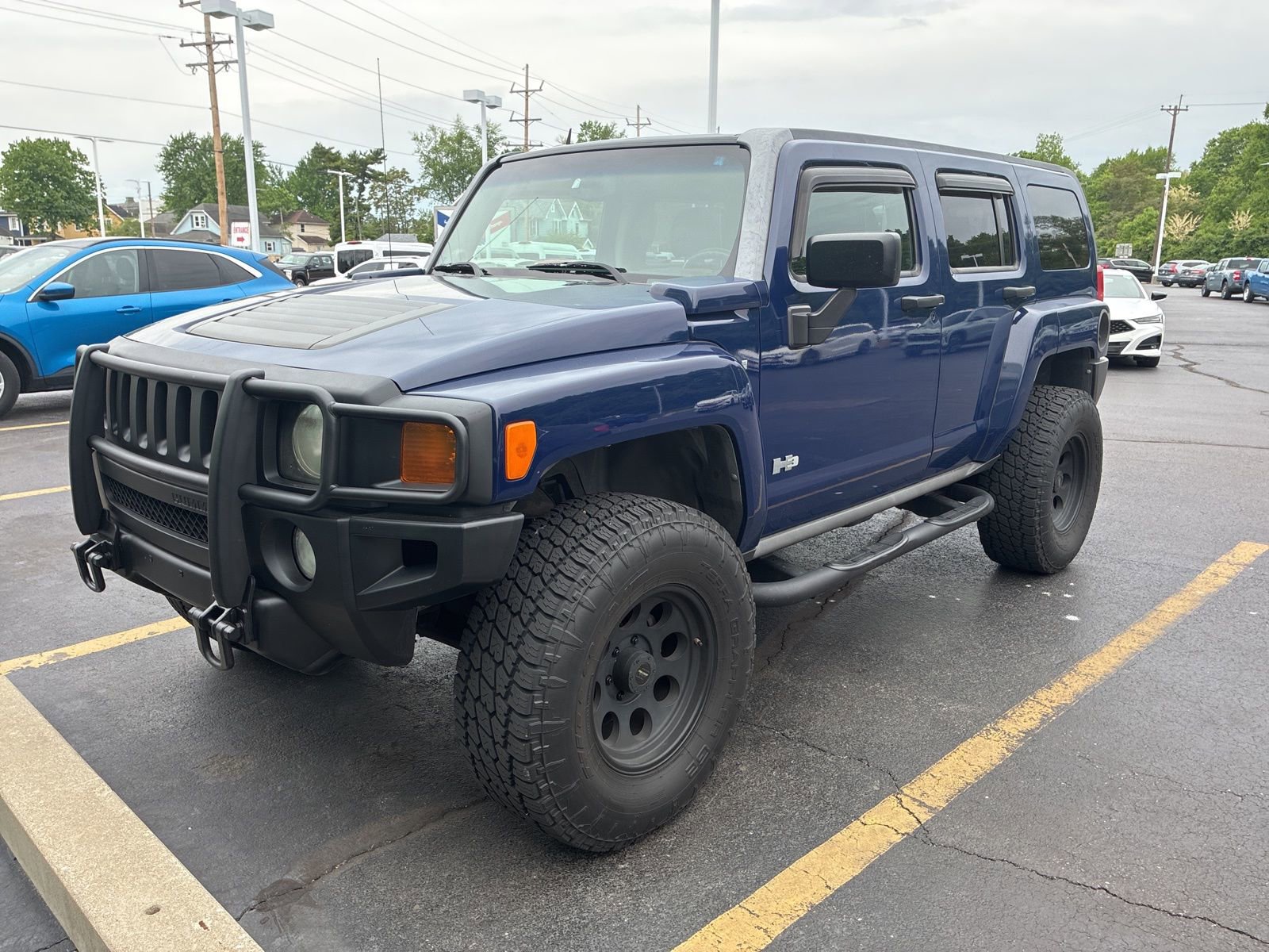 Used 2009 HUMMER H3 w/ Chrome Appearance Package AWD/4WD image 1