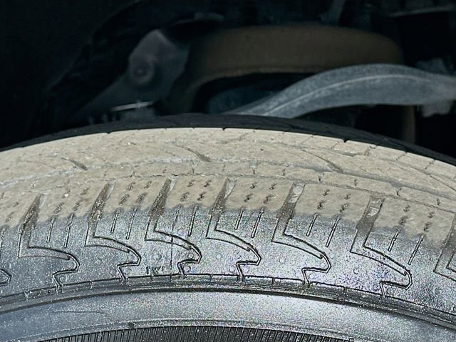 Used 2025 Chevrolet Silverado 1500 LT image 33