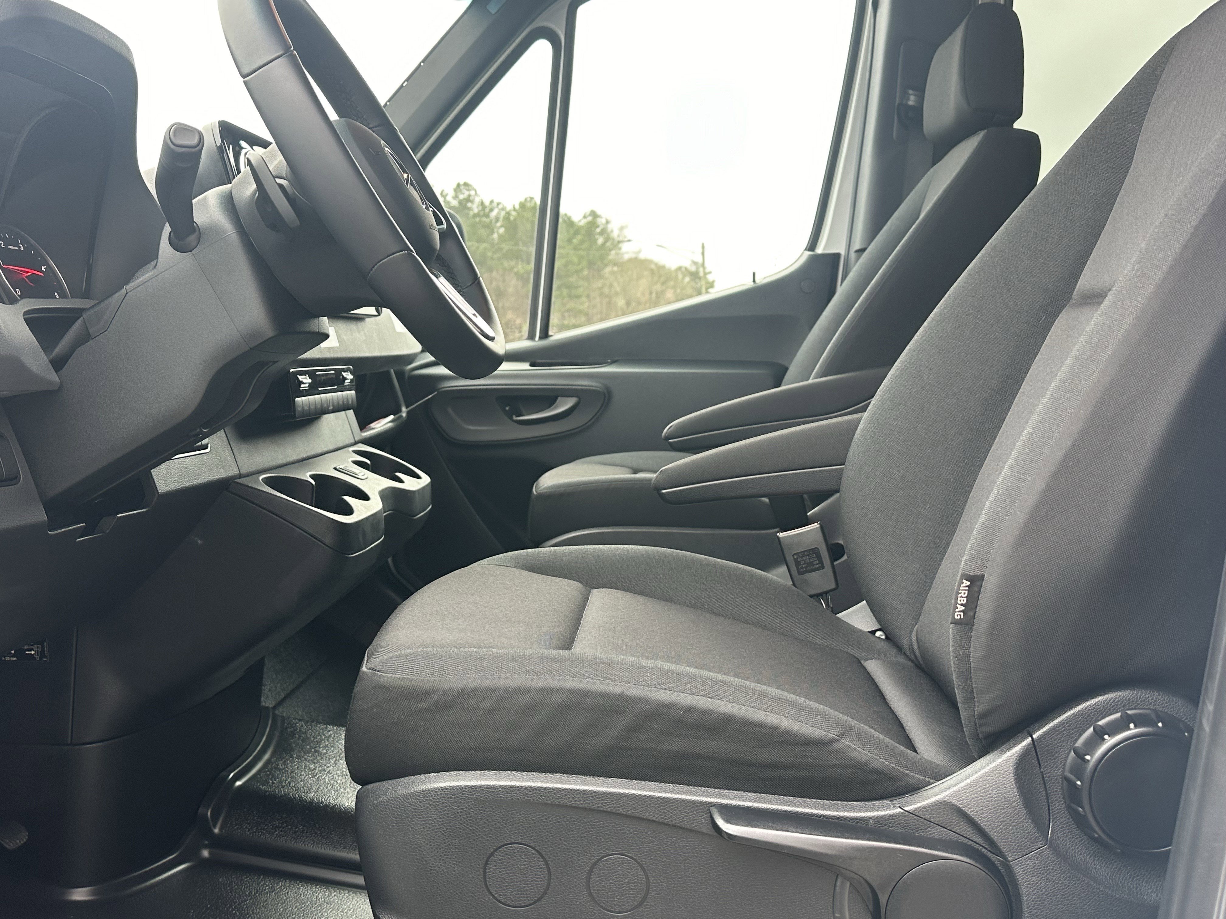 Used 2024 Mercedes-Benz Sprinter 2500 image 12