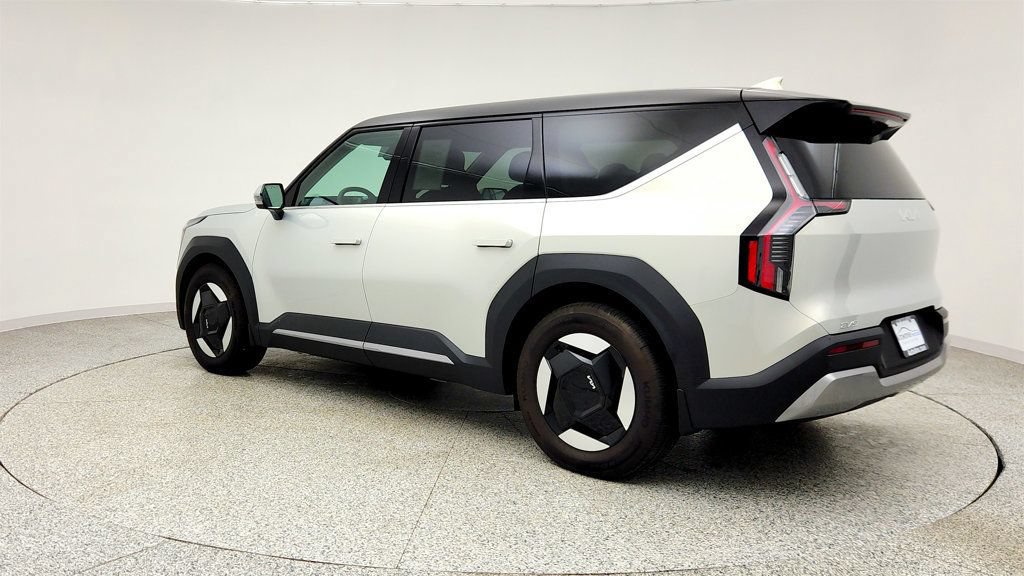Used 2026 Kia EV9 Light RWD image 7