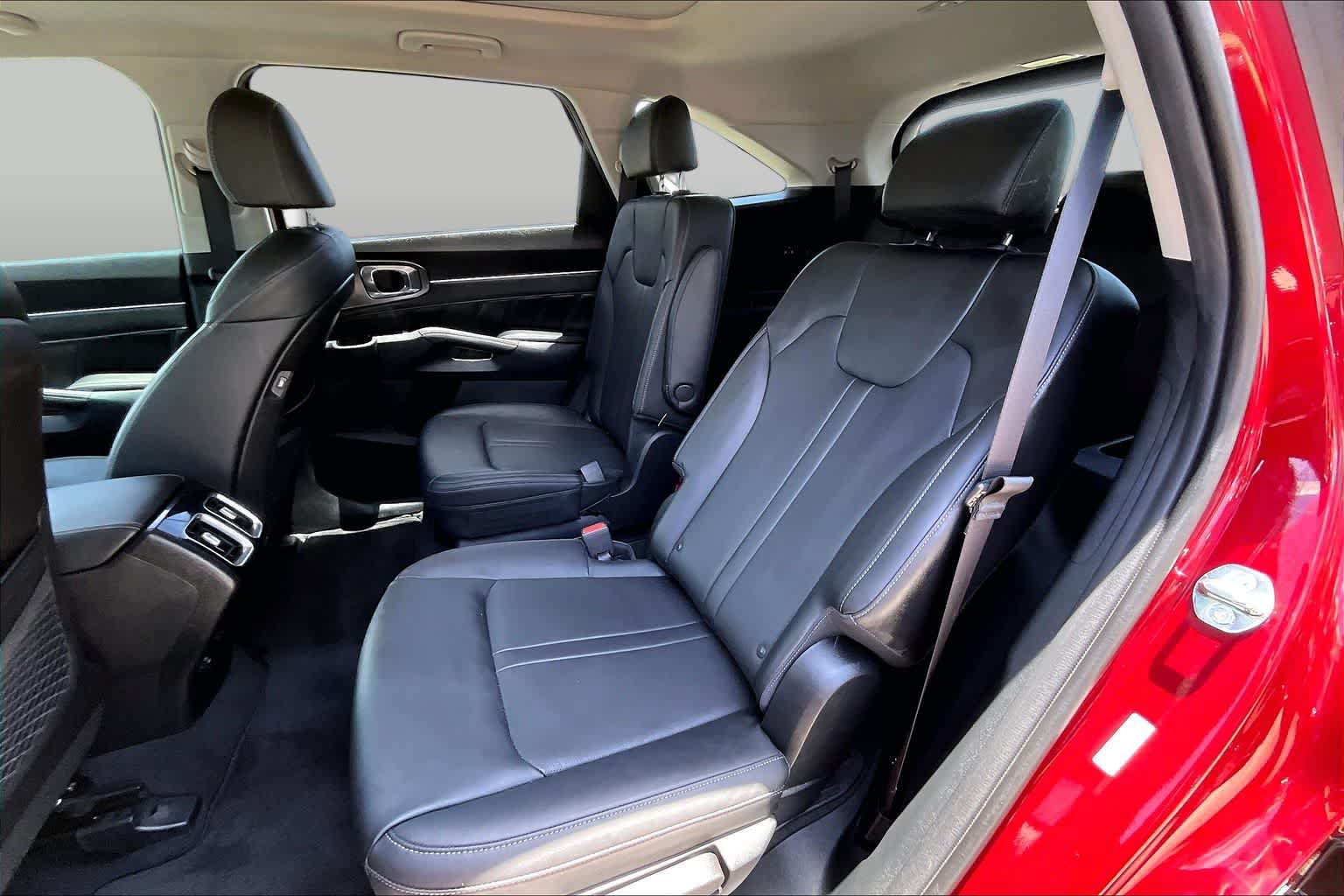 Used 2023 Kia Sorento SX AWD/4WD image 21