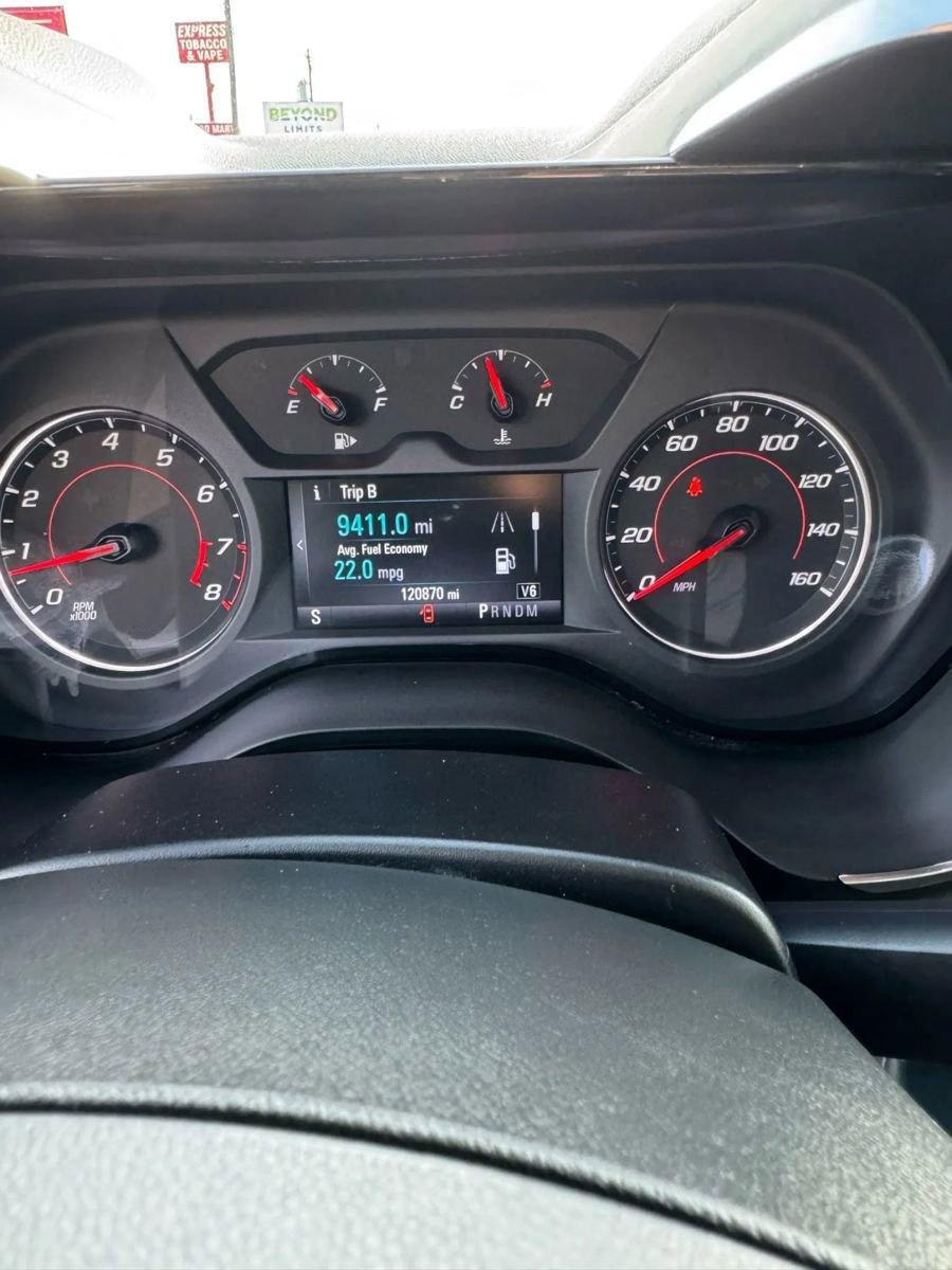 Used 2017 Chevrolet Camaro LT image 10