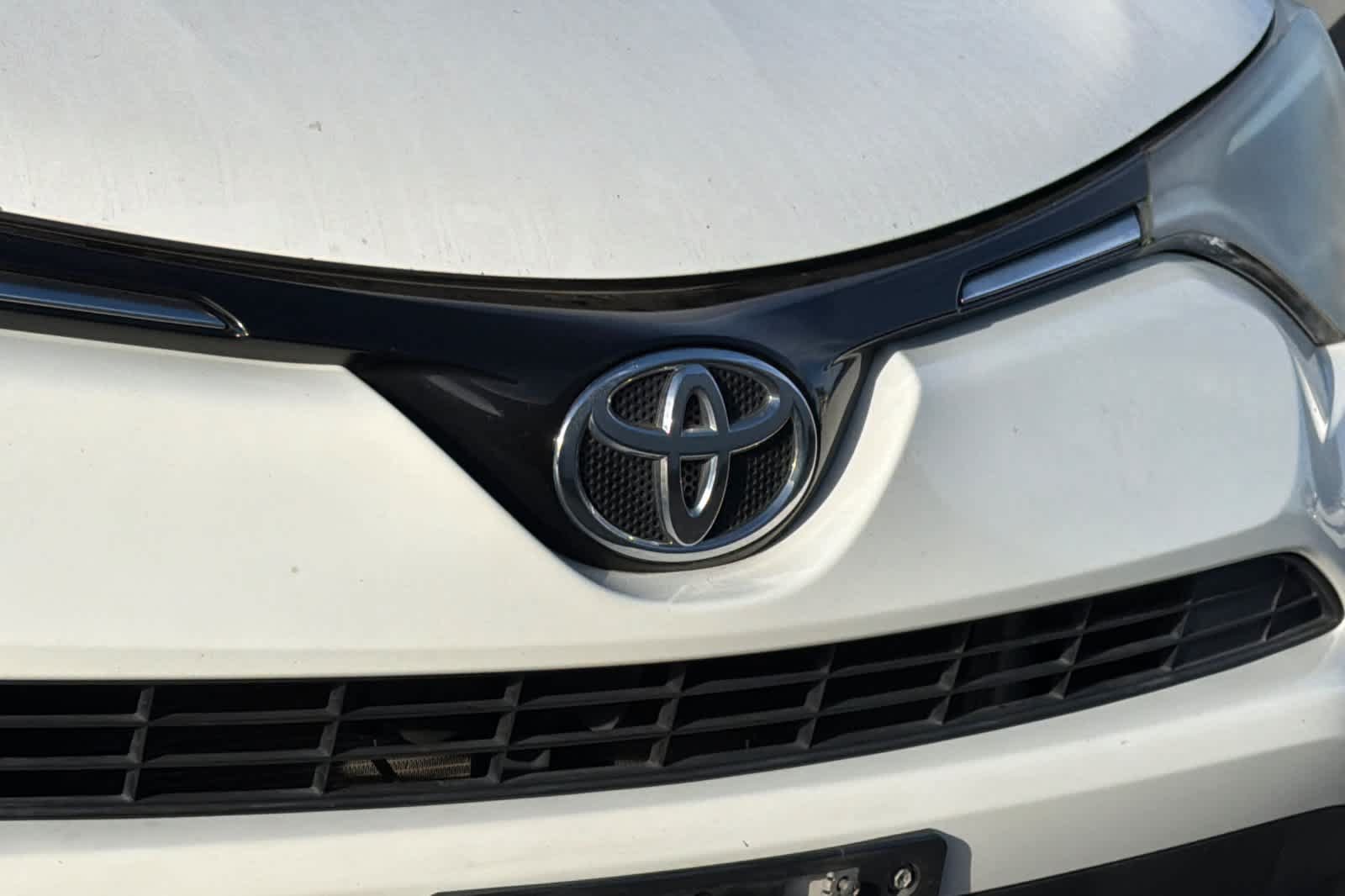 Used 2016 Toyota RAV4 XLE FWD image 10