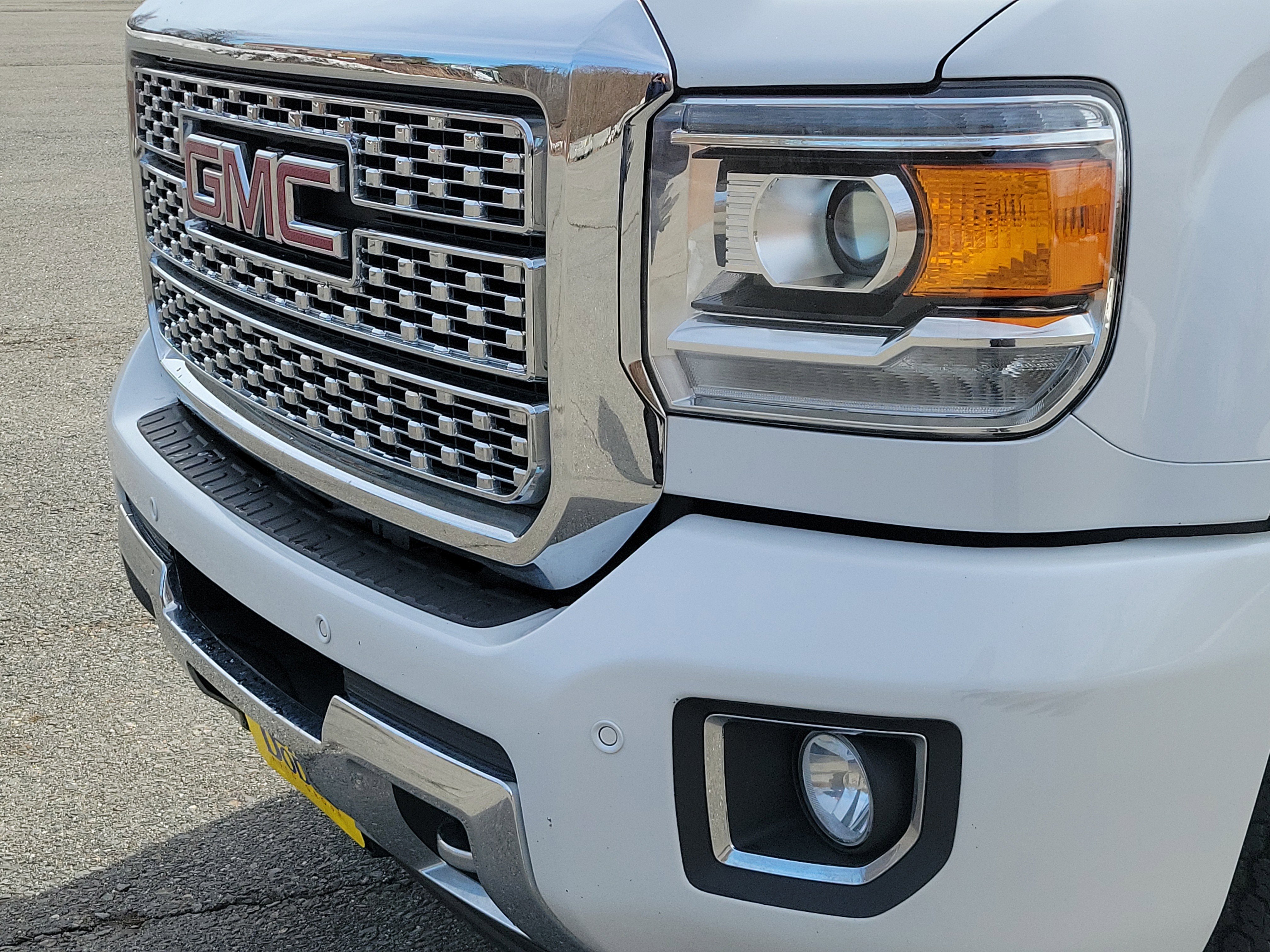 Used 2019 GMC Sierra 2500 Denali w/ Duramax Plus Package image 9