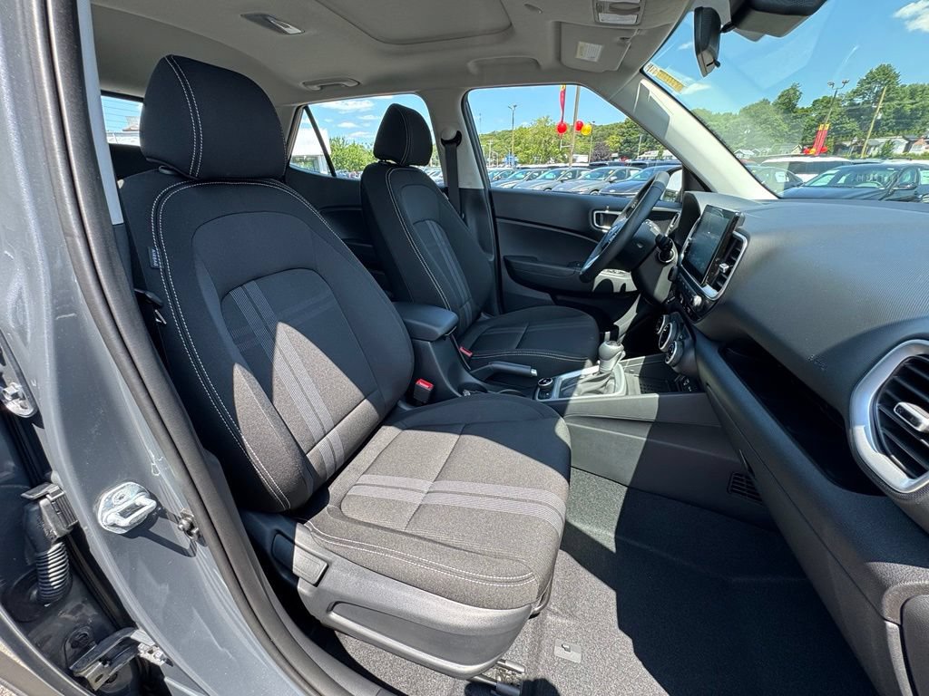 Used 2026 Hyundai Venue SEL FWD image 24