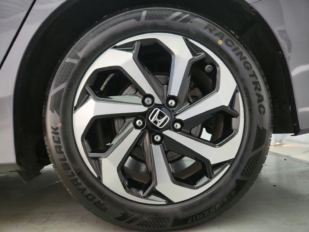 Used 2017 Honda Accord EX-L image 33
