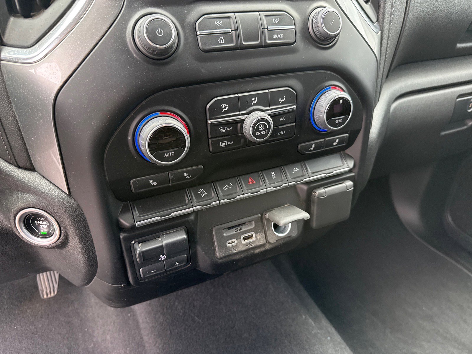 Used 2023 Chevrolet Silverado 3500 LTZ w/ Gooseneck/5TH Wheel Package image 21