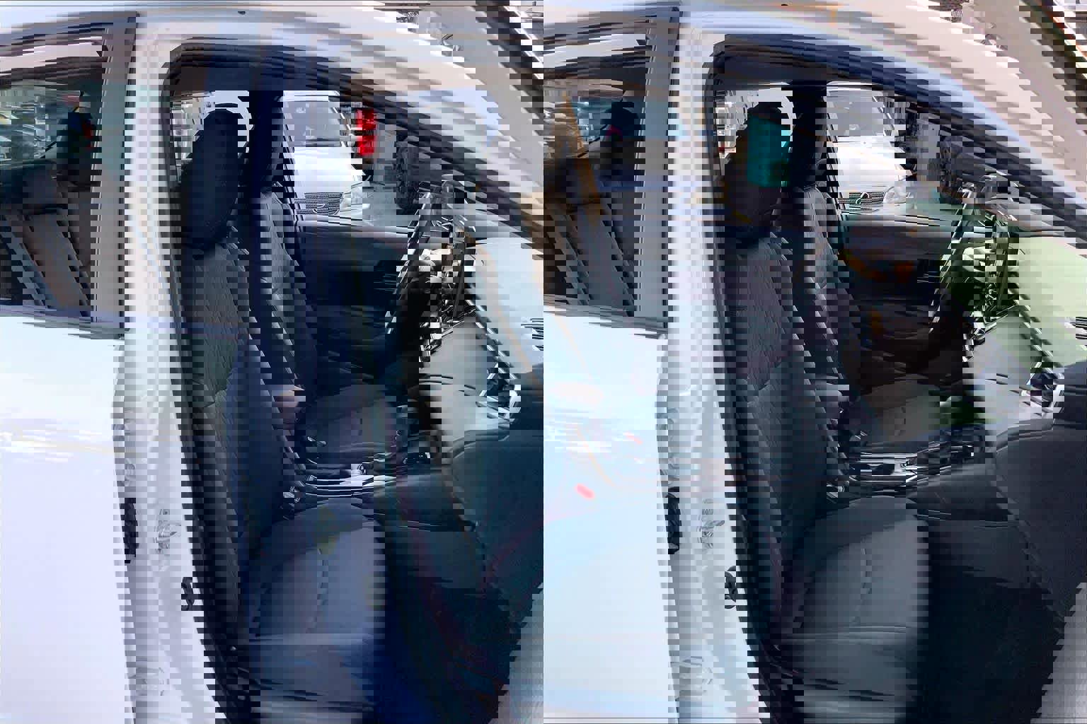 Used 2022 Toyota Corolla LE image 9