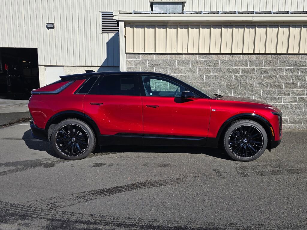 New 2025 Cadillac Lyriq Sport image 9