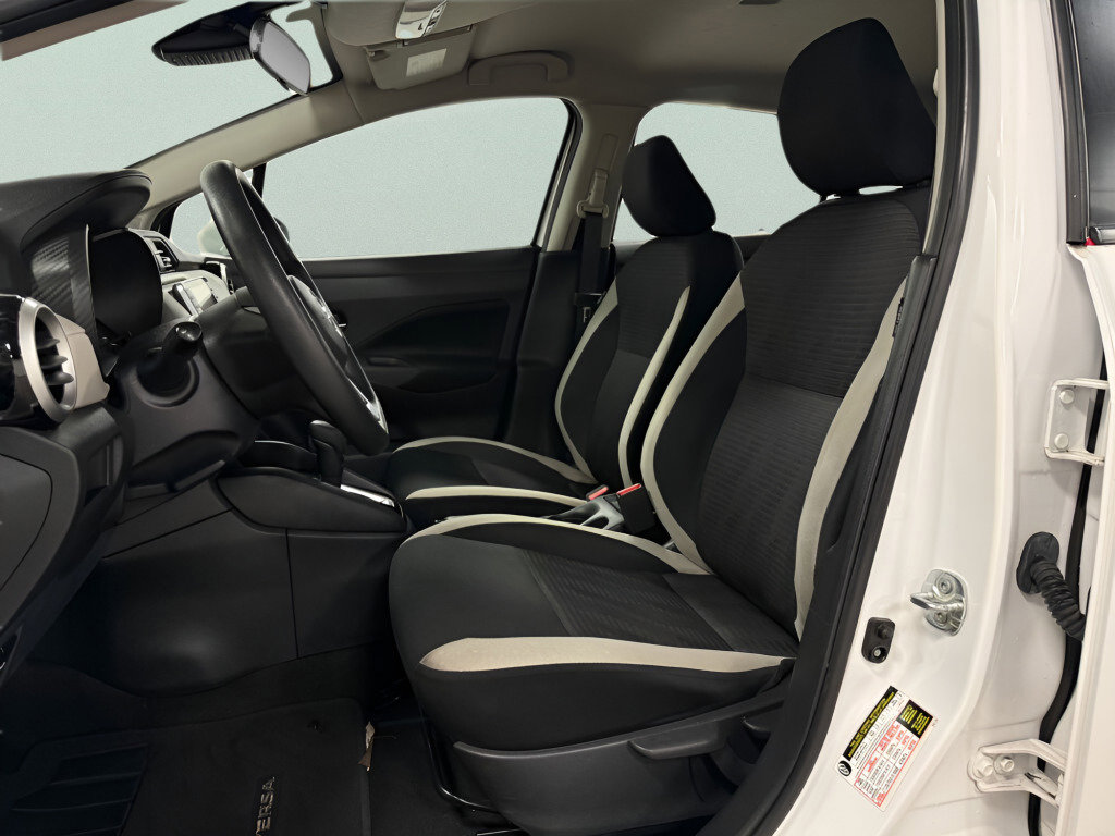 Used 2022 Nissan Versa SV image 14