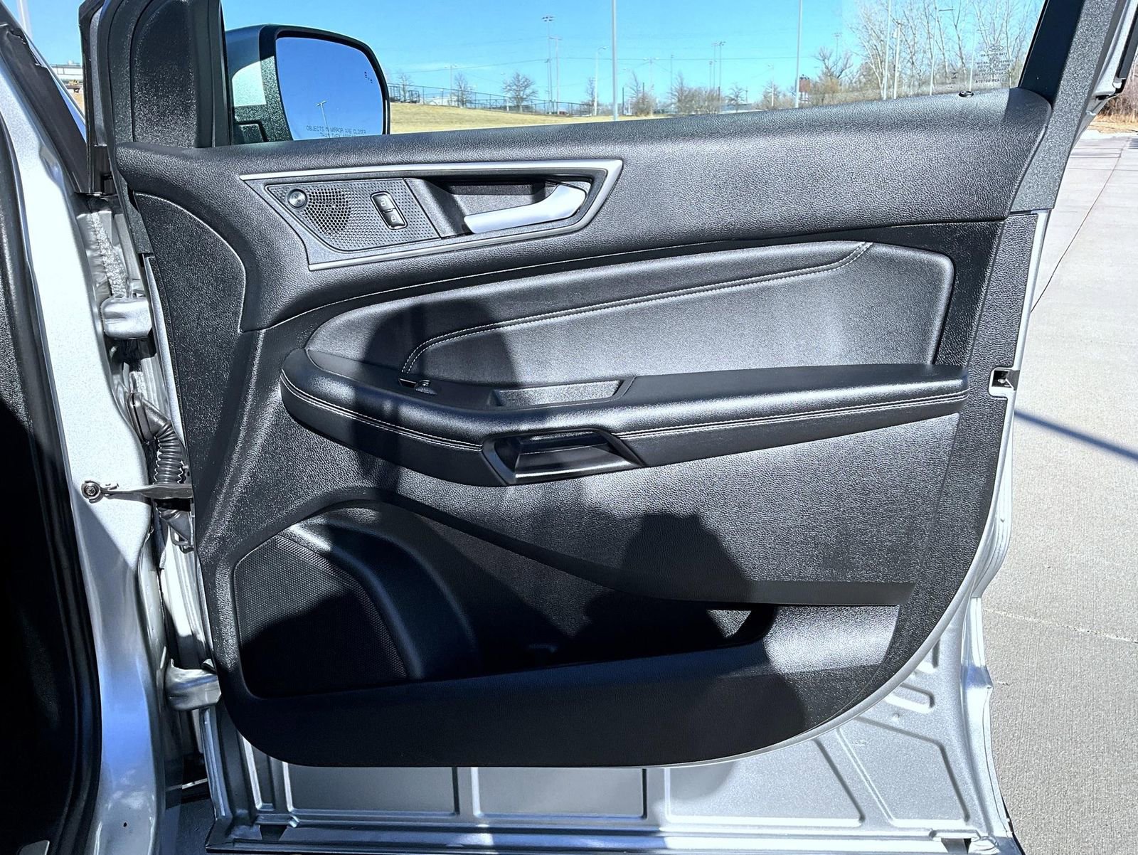 Used 2024 Ford Edge Titanium image 17