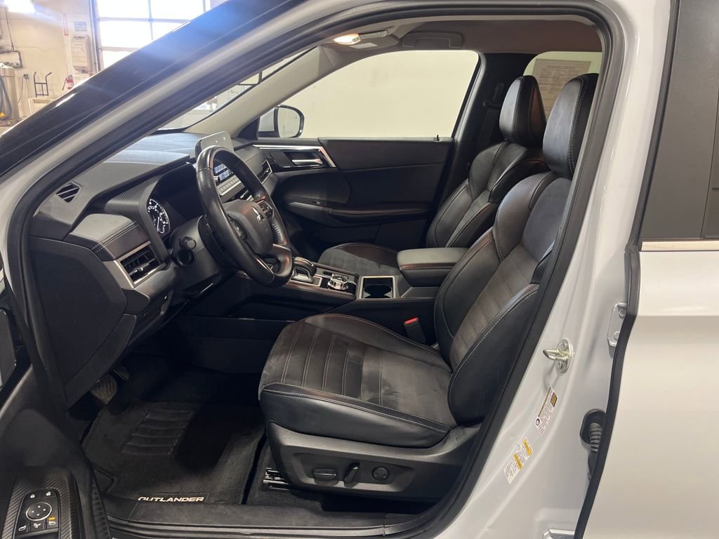 Used 2024 Mitsubishi Outlander SE image 56