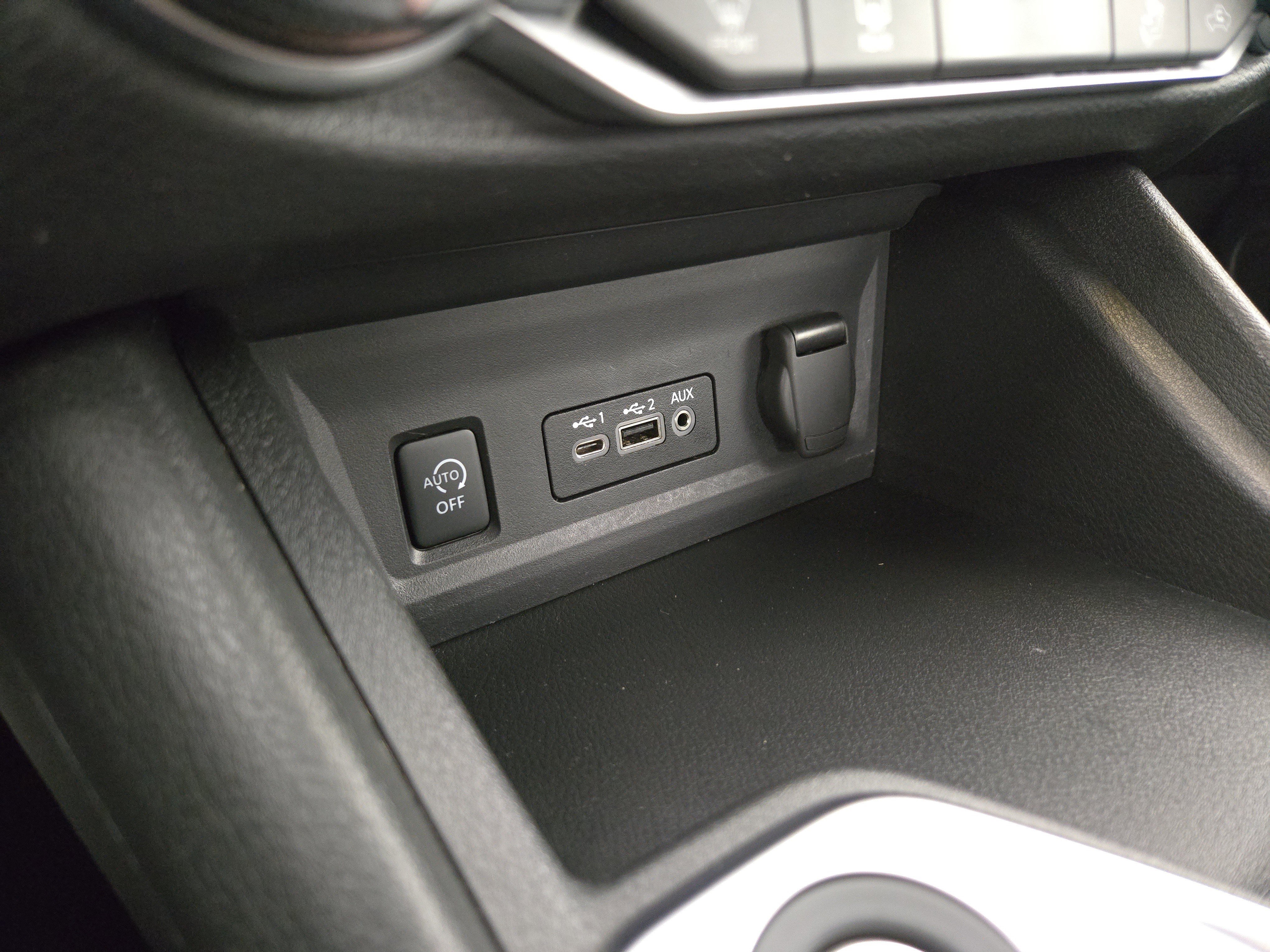 Used 2025 Nissan Sentra SV w/ All-Weather Package image 25