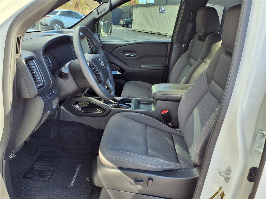 Used 2023 Nissan Frontier SV w/ Midnight Edition Package image 13