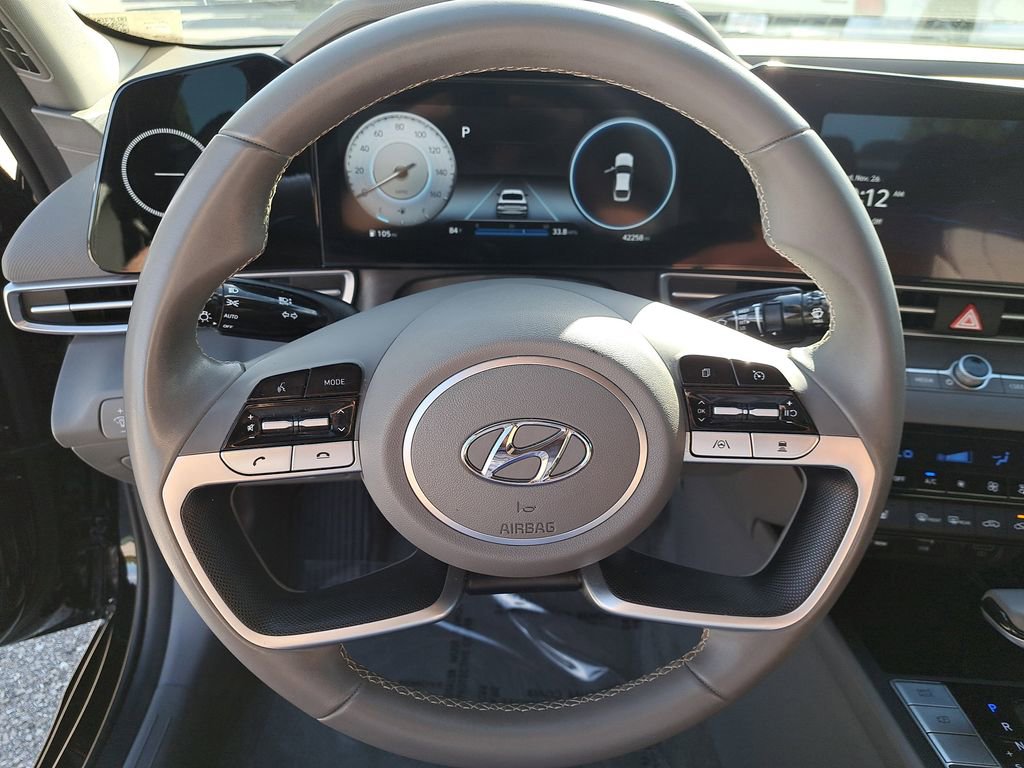 Used 2023 Hyundai Elantra SEL w/ Convenience Package image 16