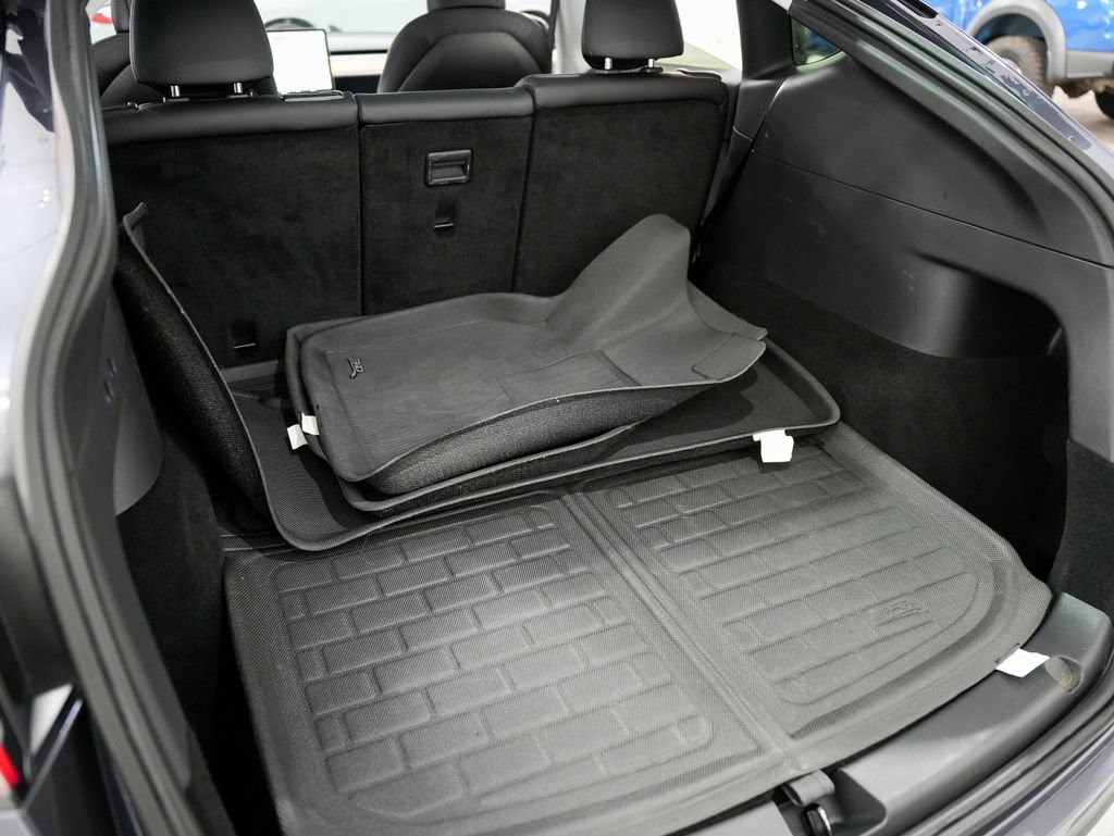 Used 2020 Tesla Model Y Long Range image 41